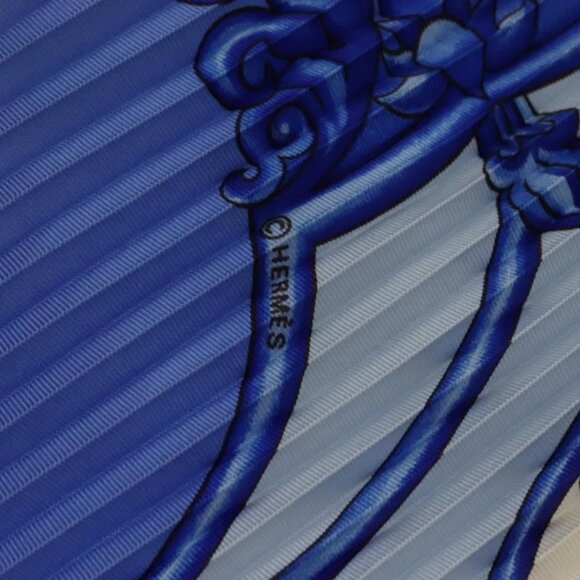 HERMES Pleated Carre 90 Scarf ""LES CHEVAUX DES MOGHOLS"" Silk Blue Auth 135502 - Picture 9 of 16